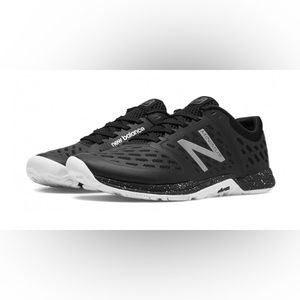 New Balance Women's Minimus 20V4 Training Shoe, Black/White/Silver.